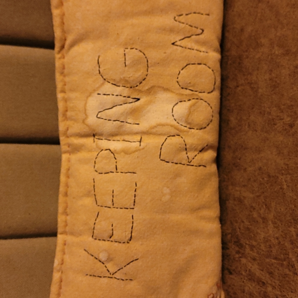 Accent pillow - Picture 3 of 3